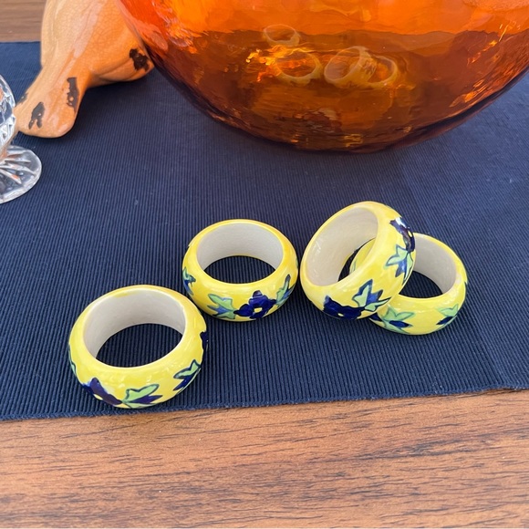 Vintage Pier 1 Ceramic Napkin Rings Floral Blue Flowers Yellow. - Picture 3 of 7